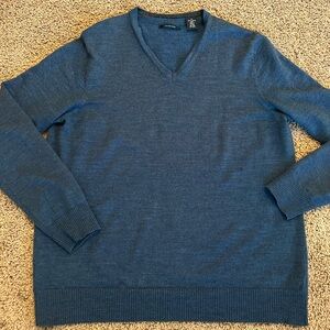 Merino Wool Classic Blue V-Neck Sweater for Men Size Medium